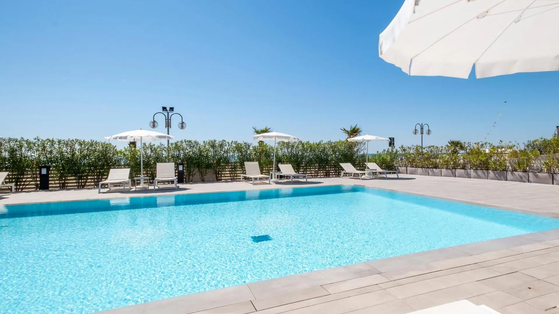 Vibra Tahiti Superior Apartment Lido di Jesolo Italy